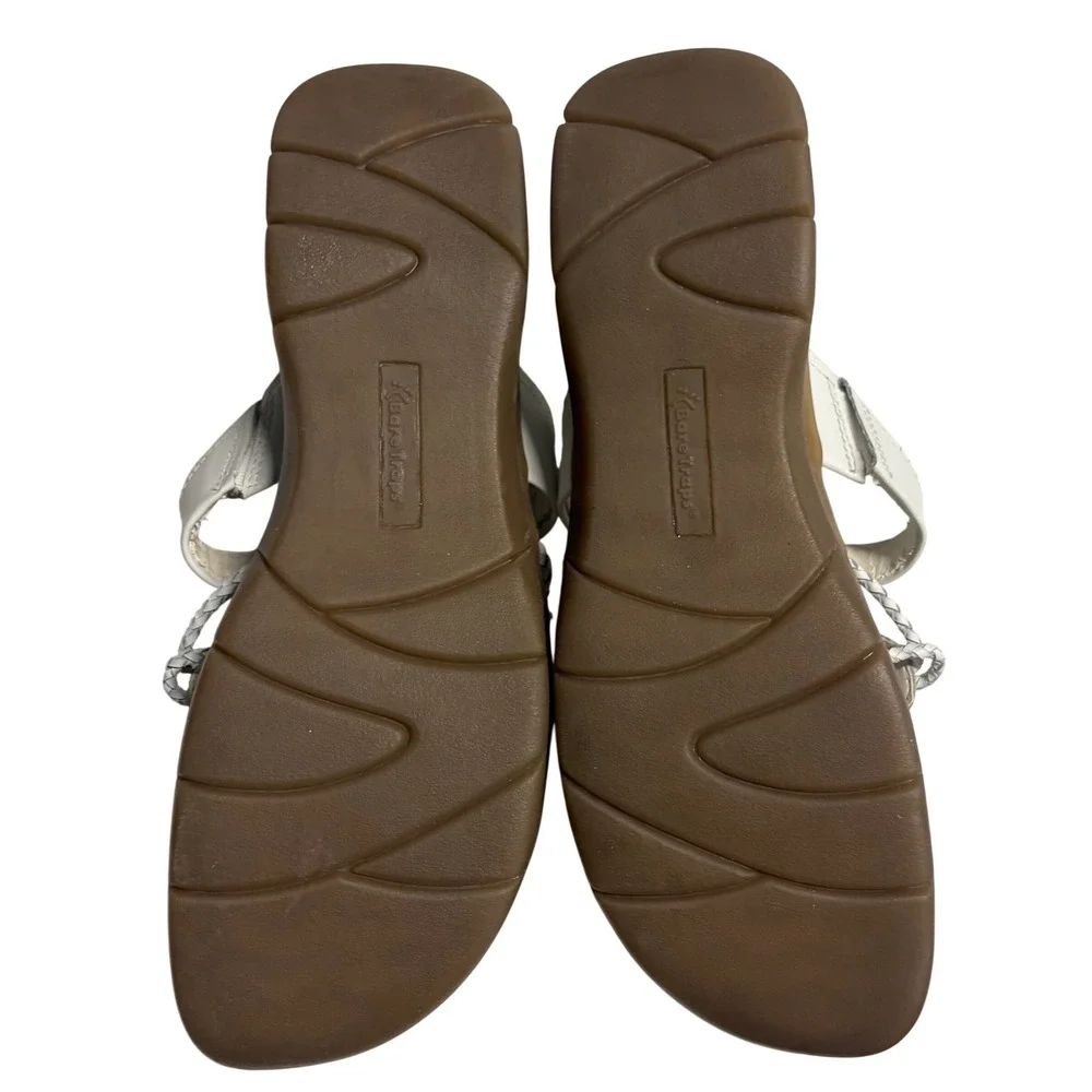 BareTraps Olinda White Leather Slide Sandals Size 9M Peeling inside Straps As Is